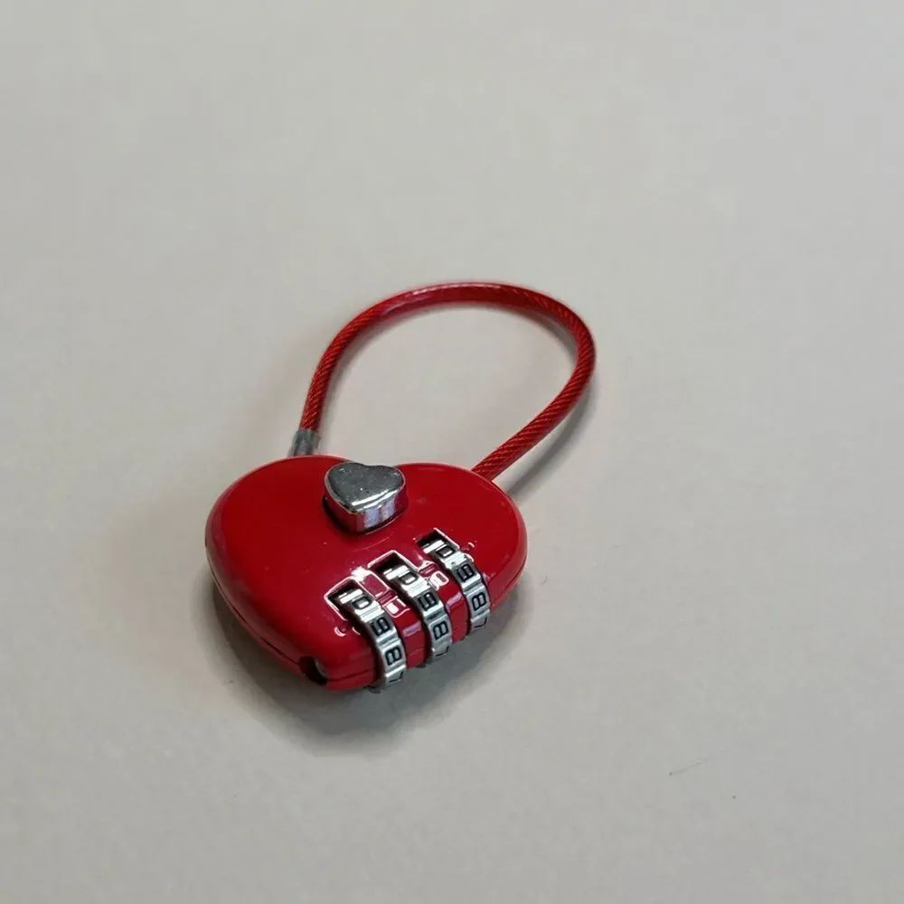 Red Heart Combination Lock S1054 - Picture 3 of 4